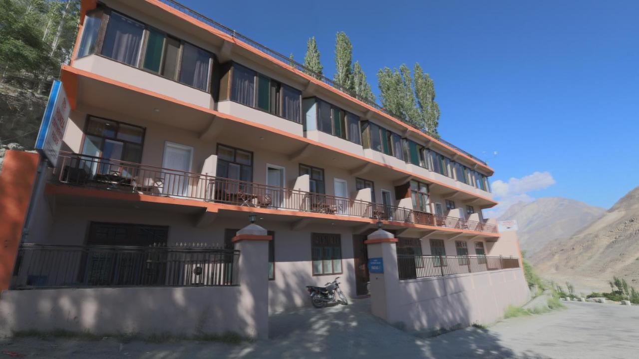 Hunza Continental Palace Karimabad  Exterior photo